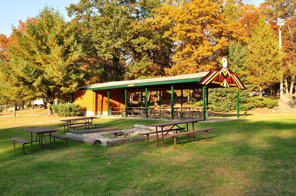 Arrowhead Camping Resort Deluxe Cabin 4 Douglas Center Kültér fotó